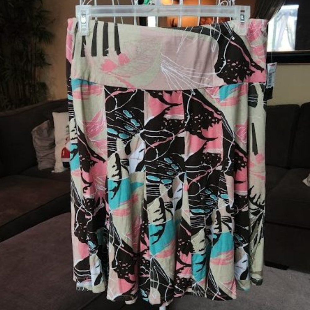 NWT SOJO skirt sz large